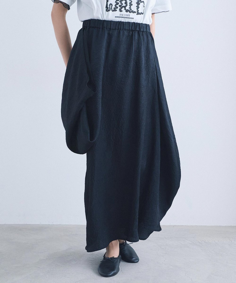 I am I スカートにもパンツにもなる halfmoon skirt 気分で変えられる