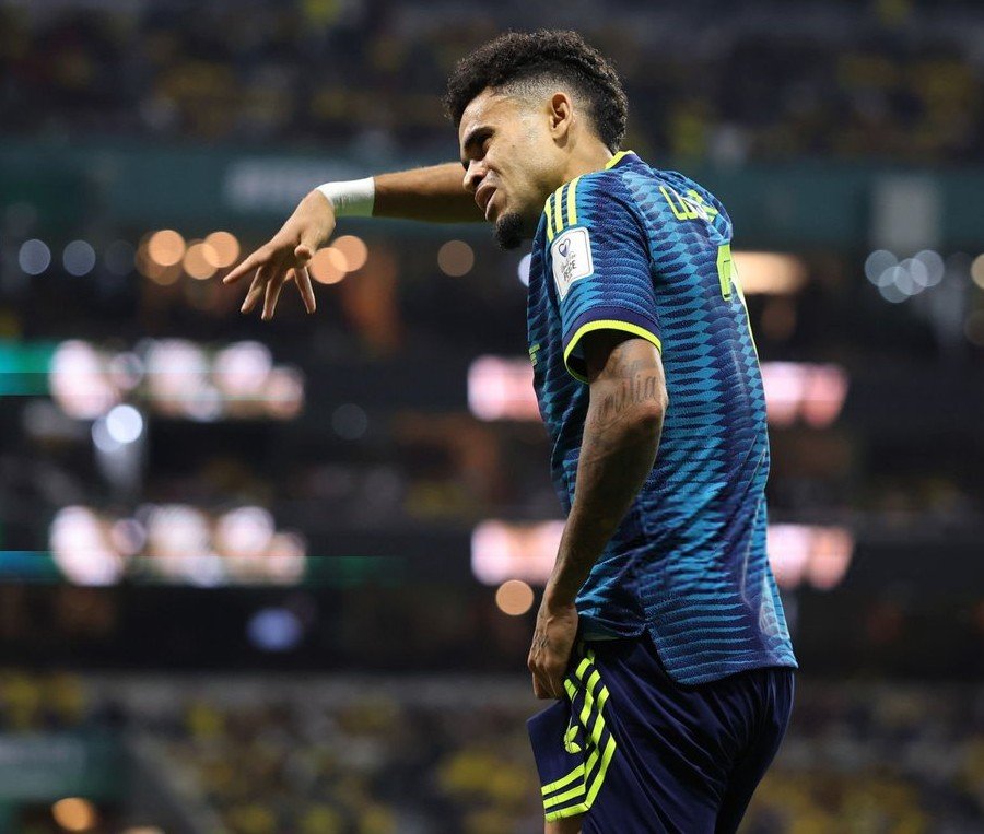 frabigol's tweet photo. No me vengan a hablar de Olise ni de James Rodriguez, LUIS FERNANDO DÍAZ y punto.

El mejor jugador colombiano de la historia. https://t.co/cJWw49Q5yL