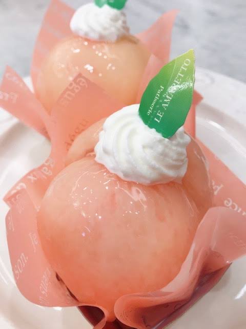 lys_r0's tweet photo. まるごと桃ケーキの季節がやってくる🍑🍑🍑🍑🍑🍑🍑🍑🍑🍑🍑🍑🍑🍑🍑🍑ダァイスキなんだけどどこのがおいしいかな〜 https://t.co/wkkvCJV2JE