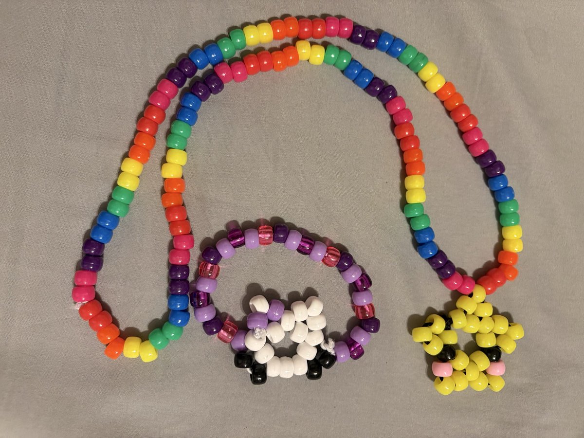 MaseMaws's tweet photo. some of my fav kandi i made today https://t.co/7MlBaZld8J