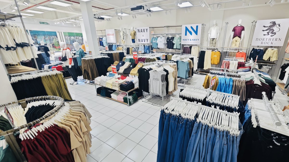 FOSmalaysia's tweet photo. Take a look inside our newest store! 🎉

F.O.S Lawas Square, Sarawak is now open and ready to welcome you with affordable fashion, everyday essentials, and styles for the whole family!

🔥 30% OFF selected items
📅 18–21 June
#FOSMalaysia #FOSLawasSquare #NewStoreOpening https://t.co/RkLGeBAGd1