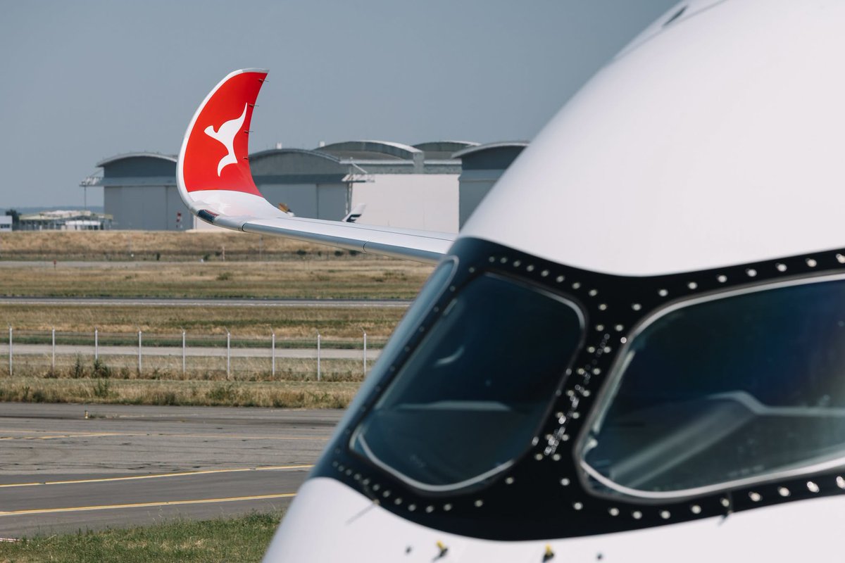 airwaysmagazine's tweet photo. 🔴 #INPHOTOS | Qantas' first Airbus A350-1000ULR sporting the airline's full livery in Toulouse.

#qantas #airbus #avgeek https://t.co/vKNyDT6W8c