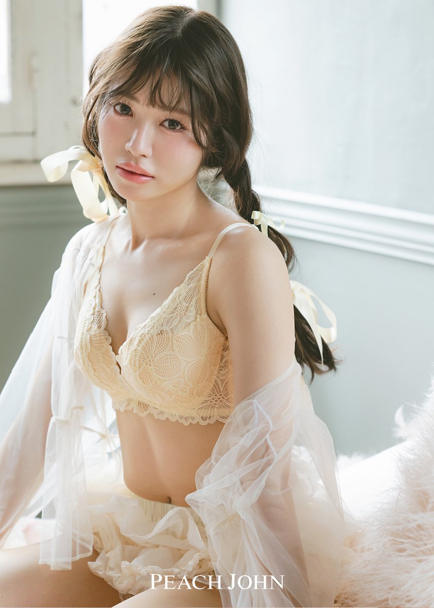 BEEEEM_NEWS's tweet photo. Peel the Apple 浅原凜、PEACH JOHN夏の新作ランジェリーを可憐に着こなす
#PeeltheApple #浅原凜 
https://t.co/VfRO0O54fd https://t.co/MRFxVVV8qU
