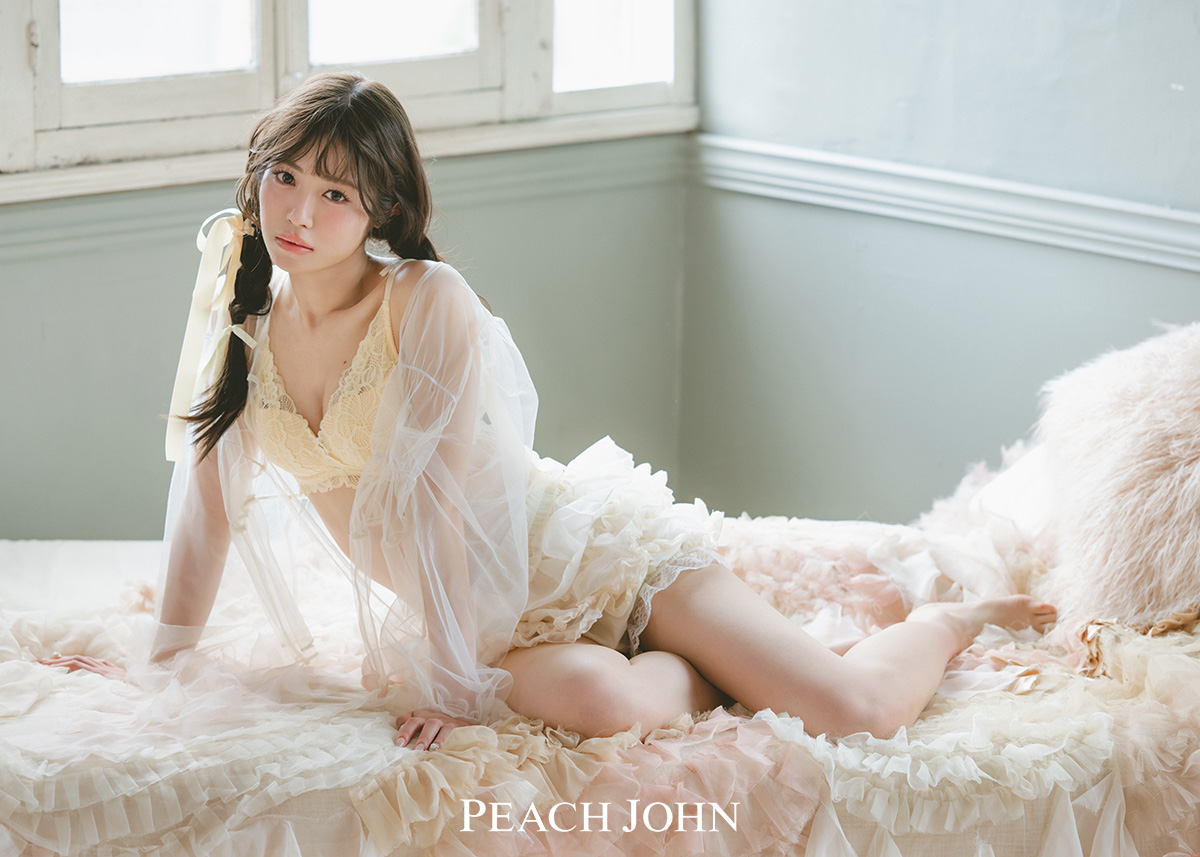 BEEEEM_NEWS's tweet photo. Peel the Apple 浅原凜、PEACH JOHN夏の新作ランジェリーを可憐に着こなす
#PeeltheApple #浅原凜 
https://t.co/VfRO0O54fd https://t.co/MRFxVVV8qU