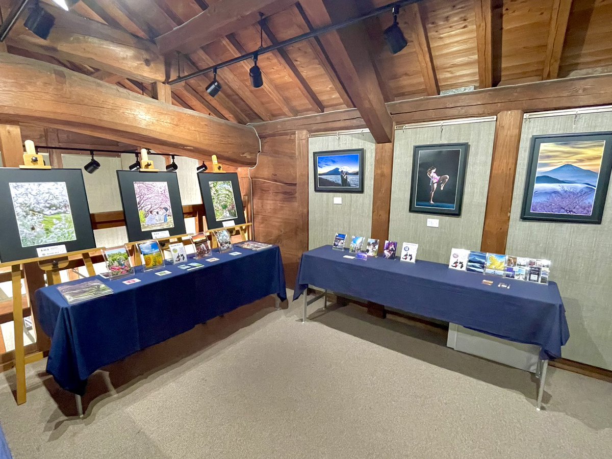 fukuda_camera's tweet photo. スタッフの清水です。

先日「team_shizuoka 写真展」に行って来ました‼️

専務の福田の写真も飾られています✨
見応えある写真ばかり👀

藤枝市の岡部宿 大旅籠柏屋 ギャラリーなまこ壁で6月21日(日)まで開催しています😆
ぜひ行ってみてください！
https://t.co/QtGUhfdnG3 https://t.co/EKG2etnsCv