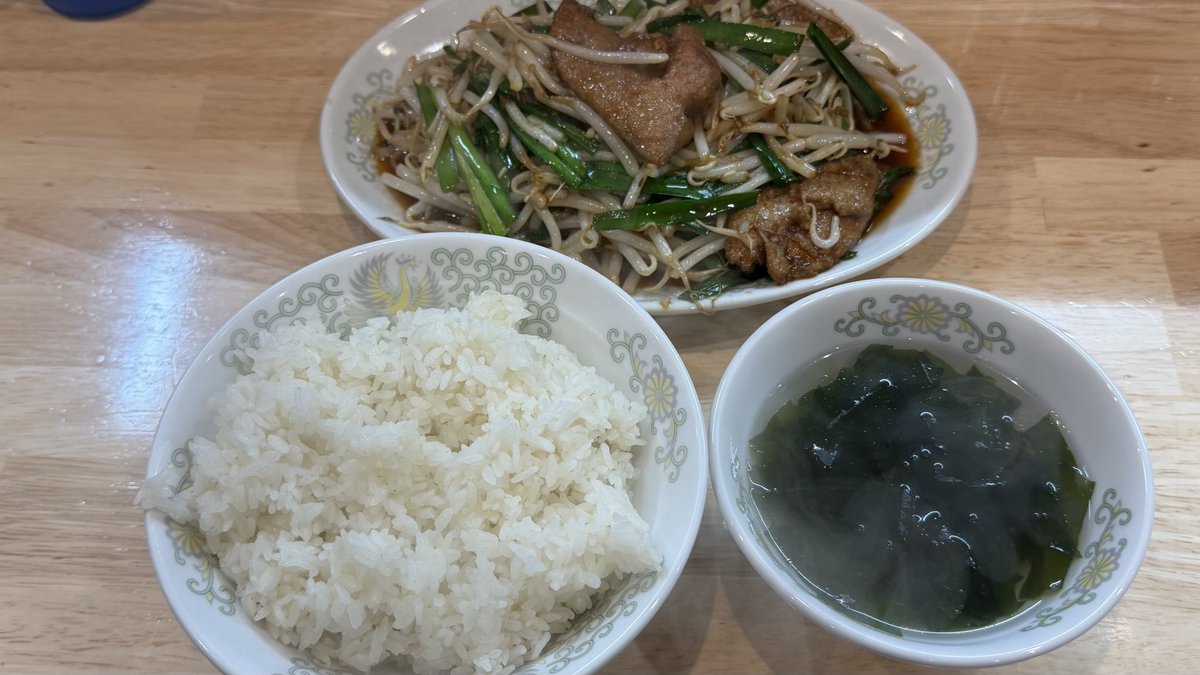 spr27kh9's tweet photo. 金沢八景にてランチ
味のハマコーさんにてレバニラ定食です。 https://t.co/KBw47FpIIP