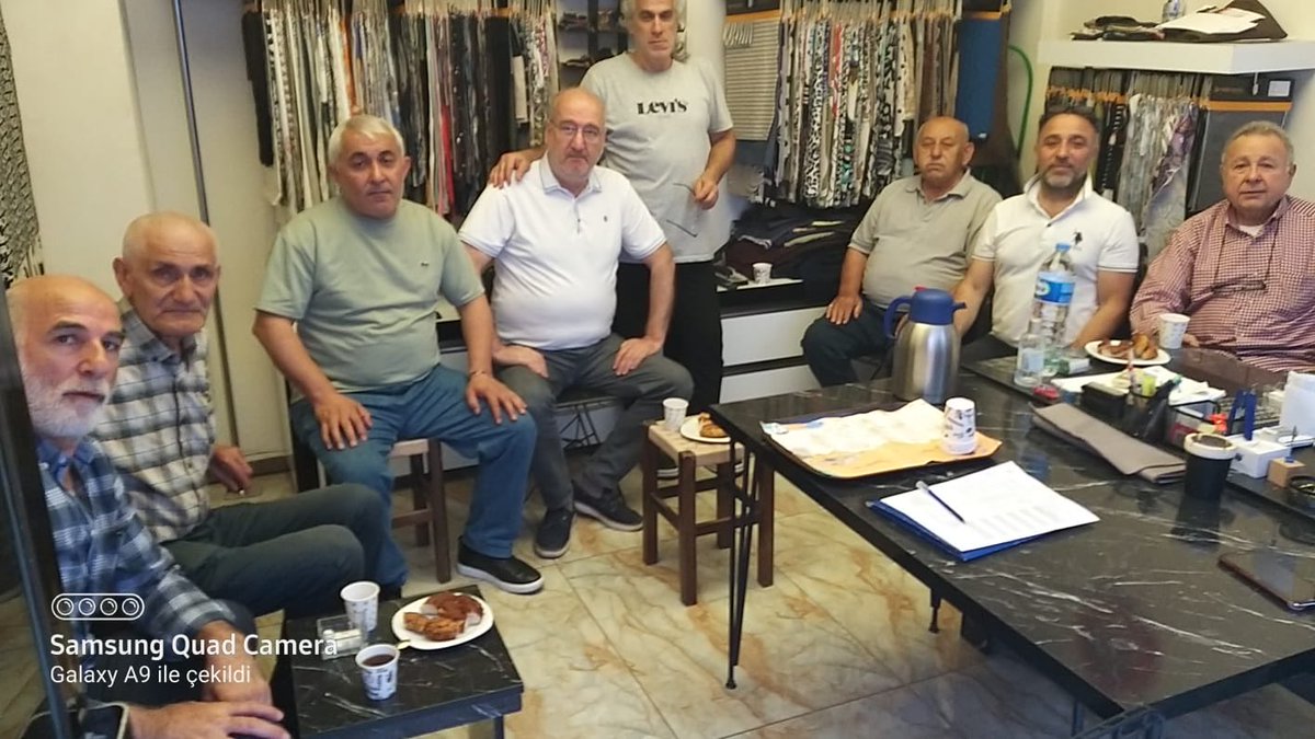 akpartisislitb's tweet photo. Cumhuriyet Mahallesi haftalık toplantımızı Mahalle başkanımız Ercan Sert ve İlçe Yönetim Kurulu üyesi İsmail Güneş ile gerçekleştirdik.

@abdullahozdemir 
@srkplt 
@akpartiistanbul 
@AKPartiSisli 
@halimaksu
@sinanmericc 

#OrtakAkıl https://t.co/fQXzYeJUhm