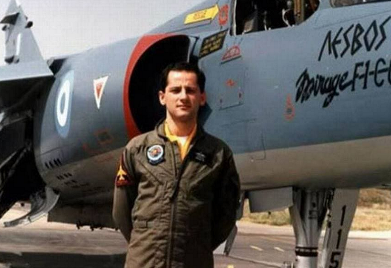 TheGreekPatriot's tweet photo. Νικόλαος Σιαλμάς - (1965 - 18 Ιουνίου 1992).

Υποσμηναγός της Ελληνικής Πολεμικής Αεροπορίας. Ο πρώτος πιλότος που σκοτώθηκε σε αερομαχία με μογγόλους. Τους αναχαίτισε με παράτολμο ελιγμό. Το μόνο που βρέθηκε ήταν η κάσκα του.

#Sialmas #Aegean #AirForce #Greek #Greece #Hellas. https://t.co/gZDmJhiyxf