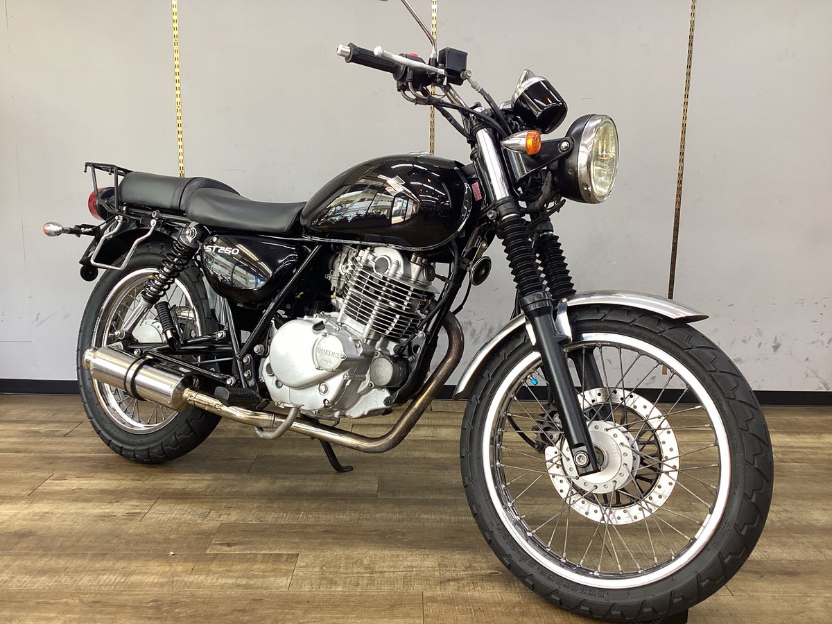 L_SizeBike's tweet photo. #SUZUKI #ST250 #NJ4AA
新入荷情報!!!
2004年モデル　走行距離19541km

気軽にフォロー、いいね！、コメントよろしくお願いします。
気になる事はなんでもDM下さい。
詳しい在庫情報はグーバイクをクリック！
トップページのURLからどうぞ！ https://t.co/sWz0bg7p5W