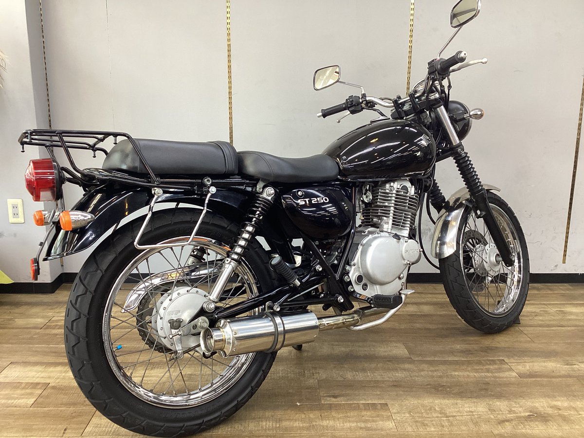 L_SizeBike's tweet photo. #SUZUKI #ST250 #NJ4AA
新入荷情報!!!
2004年モデル　走行距離19541km

気軽にフォロー、いいね！、コメントよろしくお願いします。
気になる事はなんでもDM下さい。
詳しい在庫情報はグーバイクをクリック！
トップページのURLからどうぞ！ https://t.co/sWz0bg7p5W
