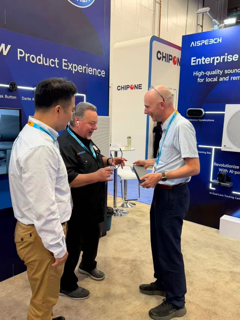 AISpeechGlobal's tweet photo. Live at #InfoComm2026: AISpeech Matrix Microphone MA600D.

🔹64-channel MEMS microphone array
🔹3m seamless voice reinforcement
🔹6m far-field voice pickup
🔹AI noise reduction &amp; dereverberation
🔹15ms latency, up to 18dB gain

#AISpeech #VoiceAI https://t.co/DmscHr6syL