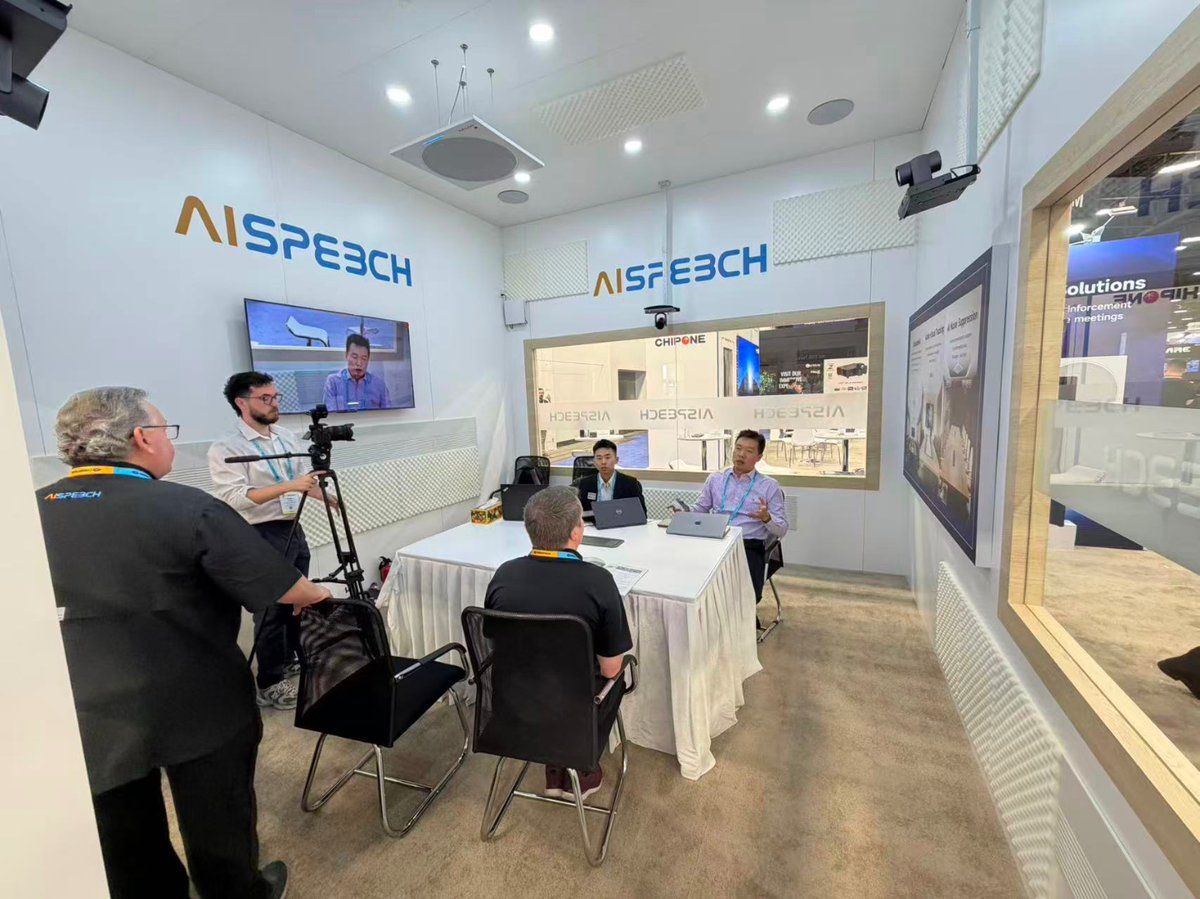 AISpeechGlobal's tweet photo. Live at #InfoComm2026: AISpeech Matrix Microphone MA600D.

🔹64-channel MEMS microphone array
🔹3m seamless voice reinforcement
🔹6m far-field voice pickup
🔹AI noise reduction &amp; dereverberation
🔹15ms latency, up to 18dB gain

#AISpeech #VoiceAI https://t.co/DmscHr6syL