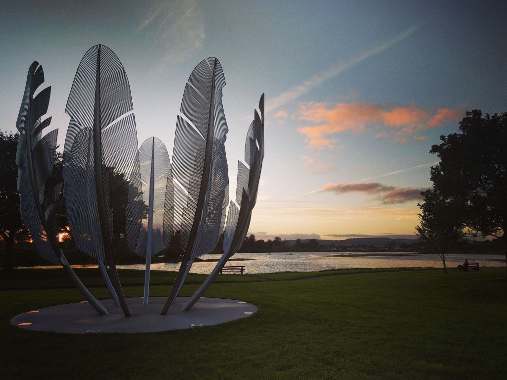 wrkclasshistory's tweet photo. #OtD 18 June 2017, a new sculpture in Midleton, Ireland, was dedicated to the Native American Choctaw nation, in recognition of support from the Choctaw people during the great famine in 1847. https://t.co/VNvnGSrDyQ https://t.co/JaAu169n2x