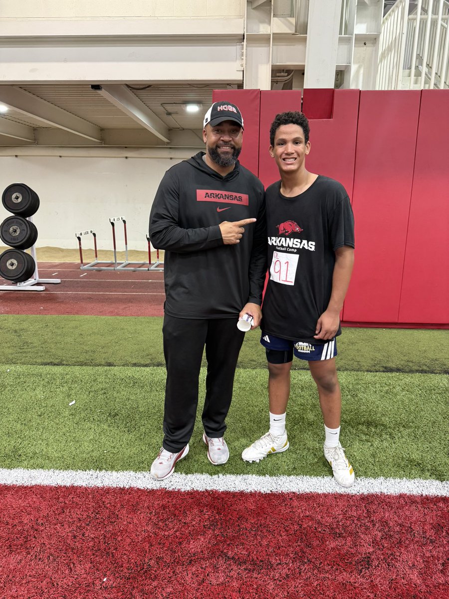 MasonHelton26's tweet photo. Had a great time at the @RazorbackFB Big Man camp. I learned a lot from the coaching staff. More work to be done and excited to see where it takes me. Thank you @Coach_Jiannoni, @KynjeeCotton, @CoachWilk04, and  @Jake_Ledford3.

@PrepRedzoneAR, @CoachJJ0NES, @coachtaylorpa, @MarkKelley33, @Eternallyhis96, @AmuimuiaAllen, @ArRecruitingGuy, @CoachJaceMunds
