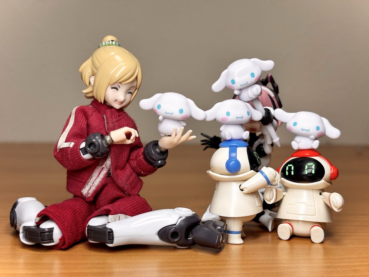 marucomZ's tweet photo. スケーターのピック
立体に作られているのでピックだけチョンパしたら4ポーズのミニチュアとして活躍できます。

自立できますがピック部分にネオジム仕込んで頭に乗せてます。
3ポーズだけつや消し吹いてます。
ホーちゃんが身長120cmなのでほぼ1/12規格です多分きっとメイビー(強引) https://t.co/wcJkFIxFka