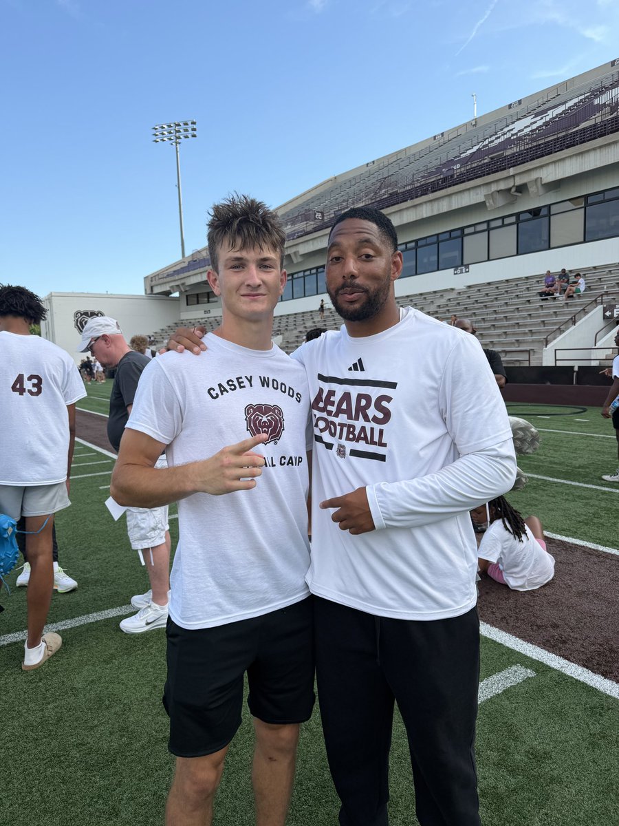 BraxtonCanada13's tweet photo. Thank you for the invite @JaySaff85 had a blast today and excited to grow and learn from MO state!

@CoachJayWalker @NoLimit7v7 @Luke_Hales_ @GreenwoodFball @tctabler @PrepRedzoneAR @SWiltfong_ @ArRecruitingGuy @TheRedZoneCoach @NastyWideOuts @Hayesfawcett3 https://t.co/k1i5xIbbU4