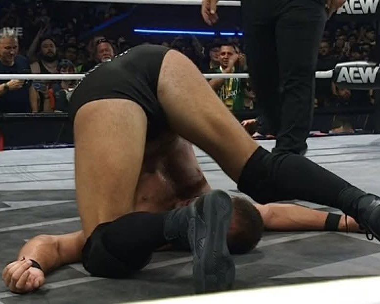 ungodlyrollins's tweet photo. a bratty bottom https://t.co/Fk0cvqcVVu