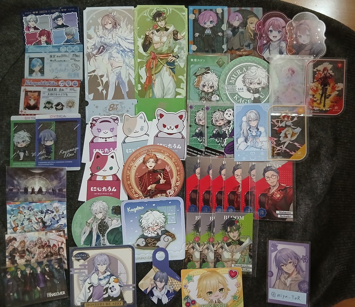 miyu_ToR's tweet photo. 【譲渡/買取】にじさんじ にじたうん 海の家 Dytica 7周年 8周年 メタルカード ランダムチェキ風カード 缶バッチ ポストカード ボイスビジュアルカード サンリオ アニメイト OS 特典 TwinkleGifts アニメイトカフェ ぎゃうるふ コースター ハフアニ アクスタ CONCERTO

譲)写真のもの
求)希望額+送料 https://t.co/Sgg1gbidRF