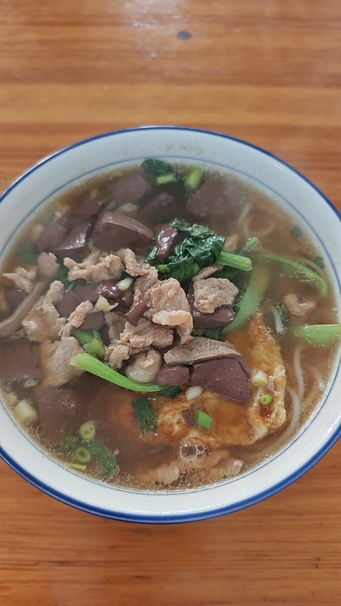 zhouting930's tweet photo. 这一碗杀猪粉，我直接给到夯，真香😋 #美食 https://t.co/mmAMsna5mo