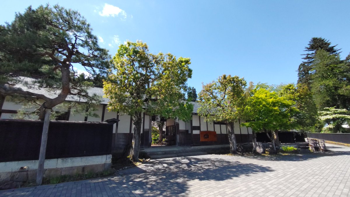 k_kuzaemon's tweet photo. 紅花まつりまで残り9日となりました。6月27日（土）、28日（日）の開催に向けて絶賛準備中です。今年も沢山の企画をご用意しておりますので、皆さまのご来場心よりお待ちしております。

詳細はこちらhttps://t.co/ZiDpdlvP8A
#中山町  #旧柏倉家住宅  
#紅花  #紅花まつり https://t.co/Vcb1omz0Vb
