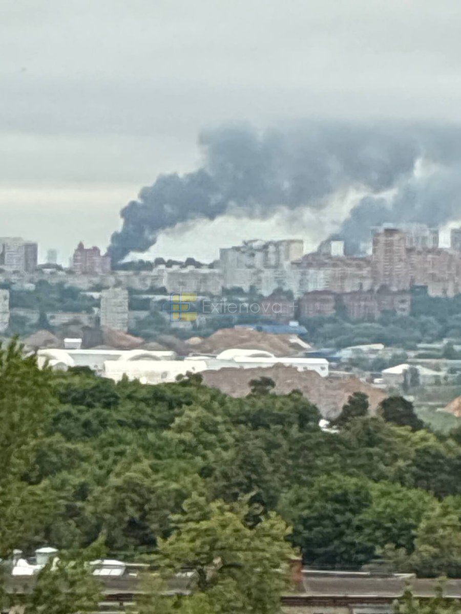 PawelJezowski's tweet photo. Epickie wideo płonocej Moskwy z rana.
Więcej w dzisiejszych wiadomościach na Kremlinka Show https://t.co/EMN3xmewLZ