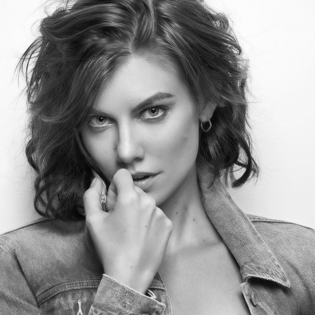 _LASTGREENE's tweet photo. ⠀⠀

⠀⠀  Giving the (reader) that look from across the room.

⠀⠀ https://t.co/eoXCIh3k1L