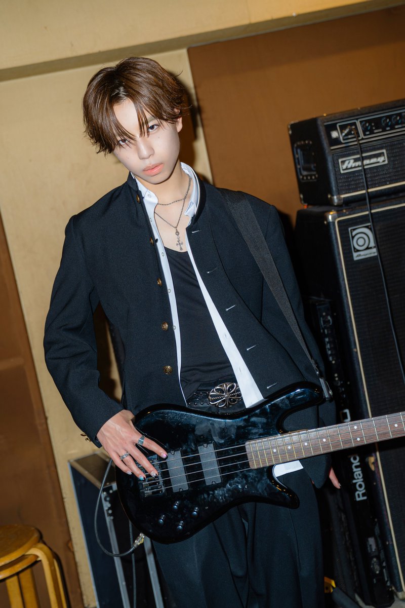 24chima12345's tweet photo. おやおや……🎸🎶
10年ぶりにスタジオ入ってめっっちゃテンションあがった！！！！！昔よく行ってたスタジオと雰囲気が似てて…なつかしい気持ちになったな。

昔ながらの町場音楽スタジオで、雰囲気そのままでナイス質感だった👌✨✨ https://t.co/xi1wTPHogL