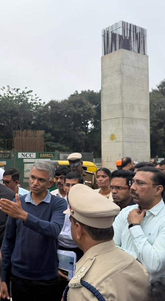 ChristinMP_'s tweet photo. 🚨Why is Bengaluru Metro adding only 6 km a year? @krishnabgowda  says speeding up public transit is top priority

@chandrarsrikant &amp; I report

https://t.co/jO4CUsTYSf https://t.co/maDri7cEQH
