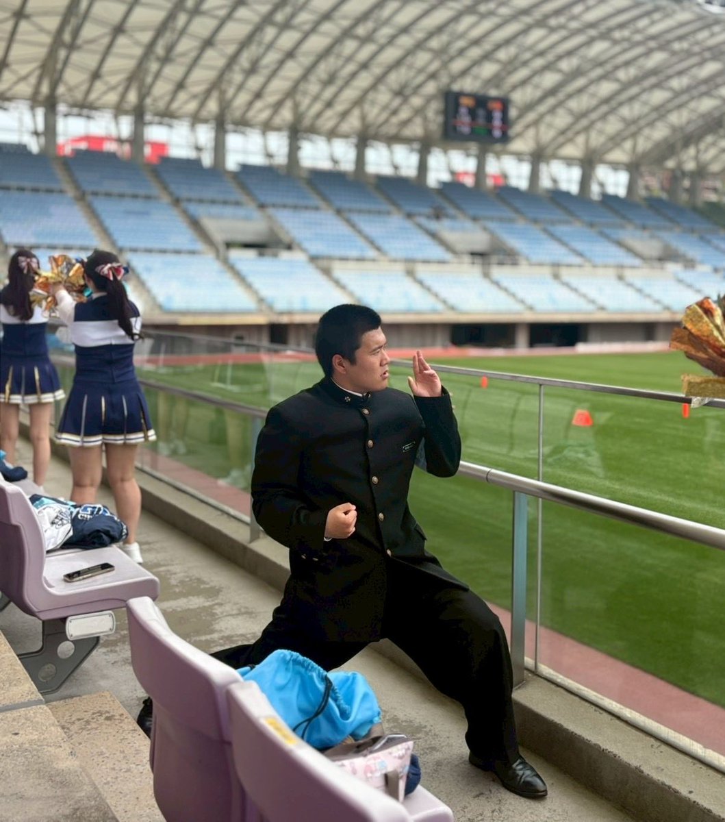 TGUouen's tweet photo. 結果は第２クォーターで得点を重ねたものの逆転とならず、18-27で北海学園大学の勝利となりました。

惜しくも敗れてしまいましたが、終始非常に見ごたえのある試合となりました✨️
アメリカンフットボール部の皆さん、本当にお疲れ様でした！

#東北学院大学
#東北学院大学応援団 https://t.co/nKh2pA23c8