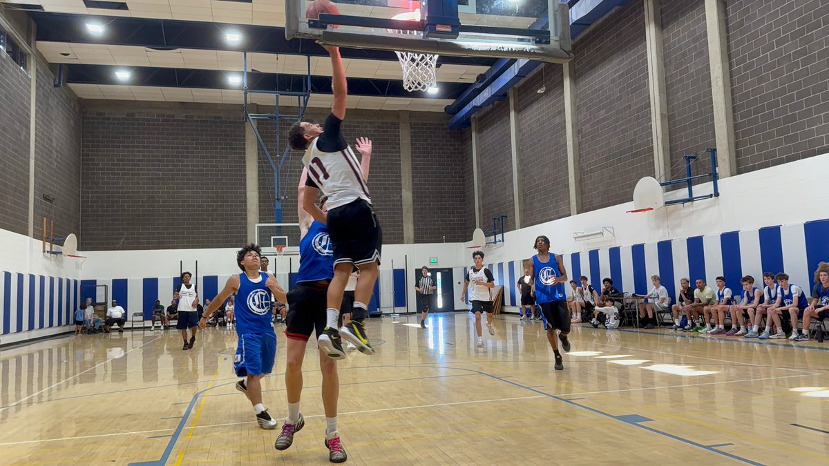 Jordan_Giles11's tweet photo. Wednesday averages vs Churchill &amp; Sheldon : 
24.5pts
 6ast 
 5 stl https://t.co/Gnd45qEiFL