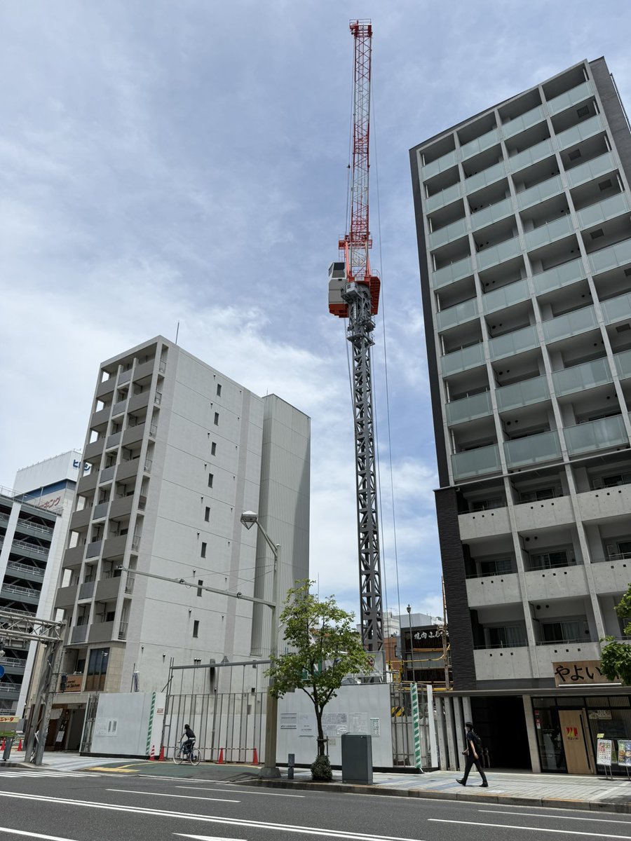 hiroshima_deve's tweet photo. ㊗️タワークレーン設置♪ https://t.co/vi36ydSN4r