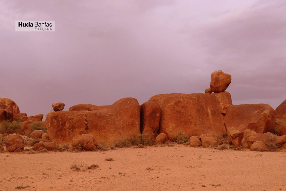 guled_29's tweet photo. Spectacular rock formations photos in Somaliland Photos by @HudaBanfas https://t.co/nOqm9fUDGn