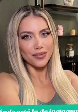s3_ines's tweet photo. Encuentre las 210000 diferencias. No hay nada que no se retoque con  filtros.
Y tienen el coraje de criticar  a la Queen, la china , joderr
Sigan engañandoseeeeee 
#WandaNadieTeCree 
#WandaMitomana https://t.co/cXvmc1hOfO