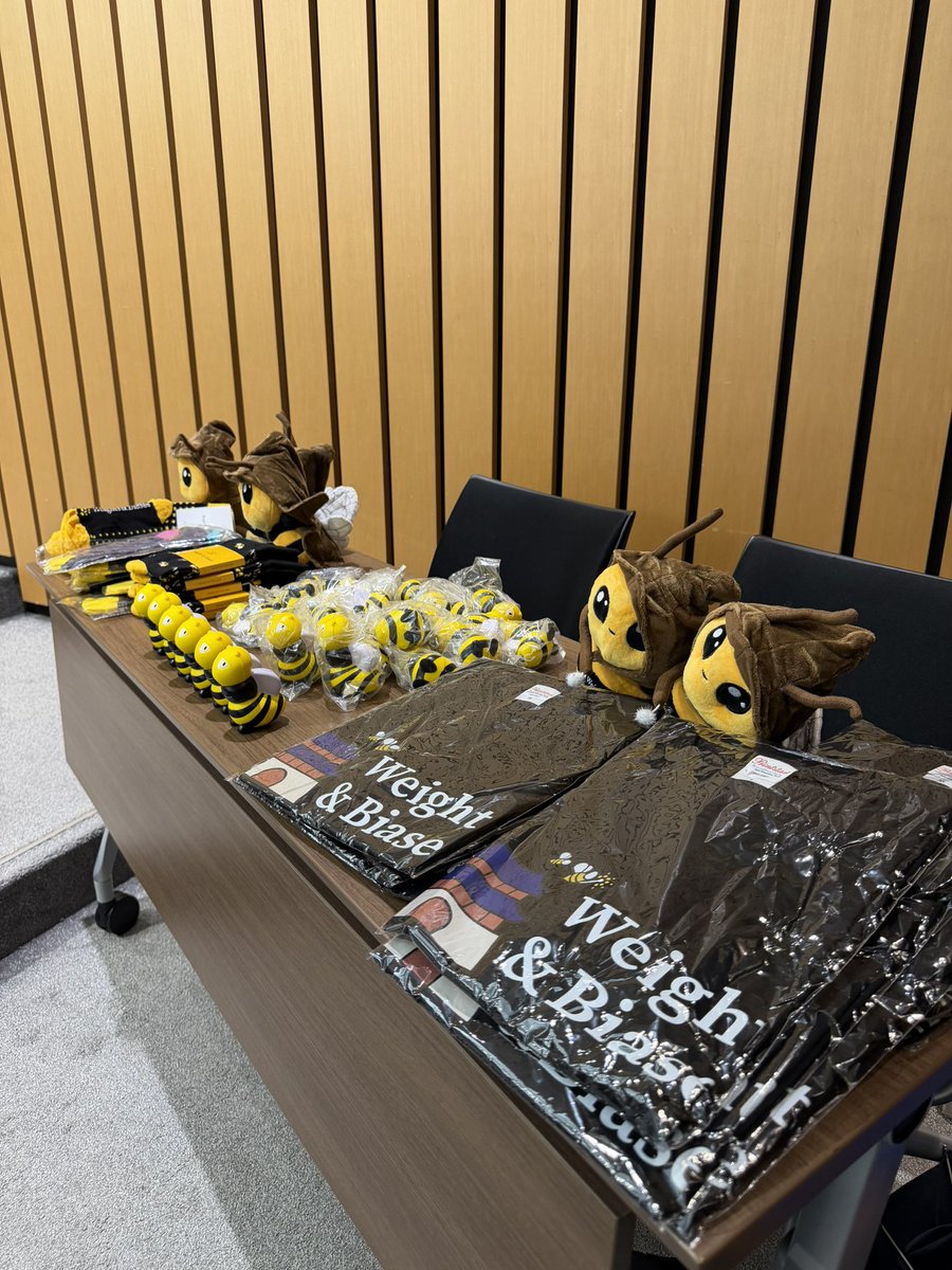 olachinkei's tweet photo. 今日はW&amp;Bのハンズオンデイです！
Agentic RLとAuto improving Agentいうディープな内容ですが、100人を超えるご登録になりました！

今から始まります！ https://t.co/lwclABGagj