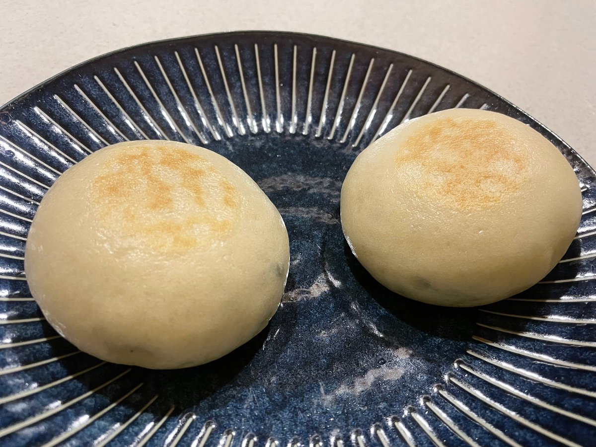2fu1011's tweet photo. 開発中の「野沢菜おやき」を実食。
少しだけ助言させてもらおう😅 https://t.co/FOqUrS2CT7