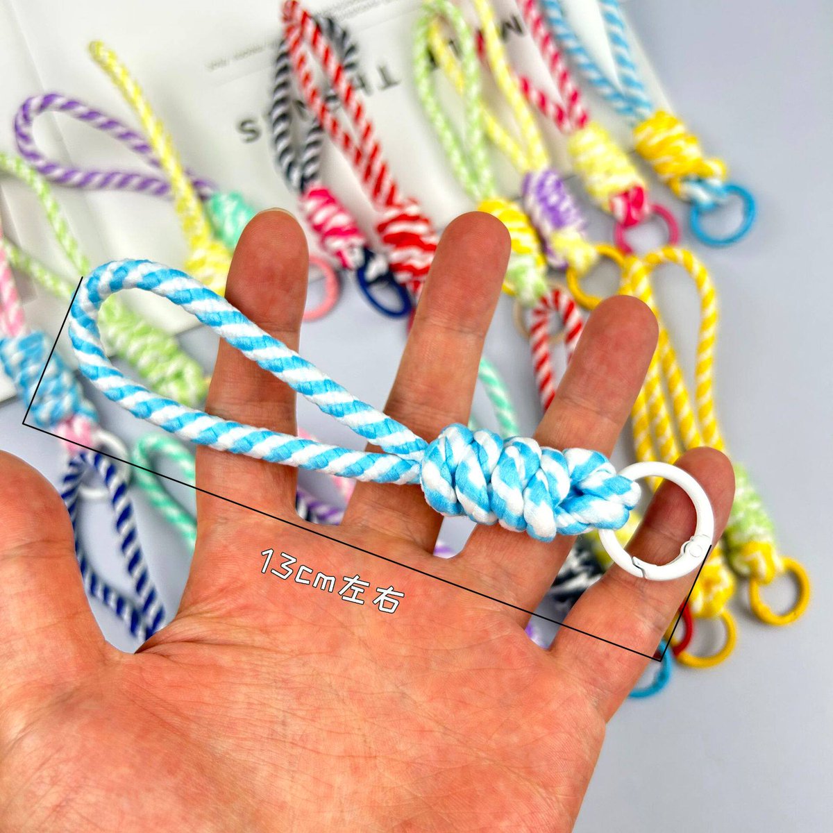 Adik86942193's tweet photo. Made a woven macramé keychain today  Super fun + perfect for jazzing up my backpack! Who else loves tiny craft projects ， https://t.co/YCYr9oYf5o