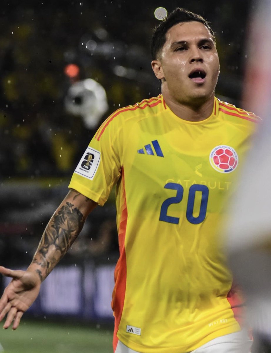 golesendir_'s tweet photo. Solo hay una cosa más indignante que los cooling breaks.

Flojo partido de Colombia, varios niveles bajos, mala dirección de campo del entrenador. https://t.co/dTYv5MVUUW