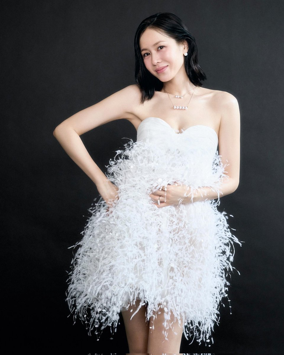 grass0610's tweet photo. ELLE Taiwan update 

https://t.co/DyUUdUFREE

#SonYejin
#ソン・イェジン
#손예진 
#孫藝真 https://t.co/jhdssR0Iev