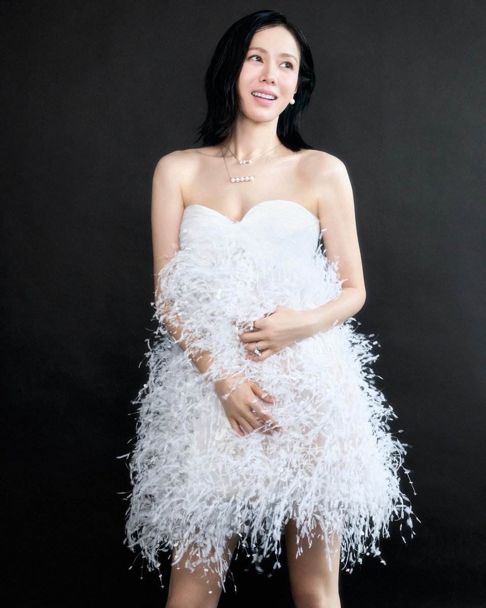 grass0610's tweet photo. ELLE Taiwan update 

https://t.co/DyUUdUFREE

#SonYejin
#ソン・イェジン
#손예진 
#孫藝真 https://t.co/jhdssR0Iev