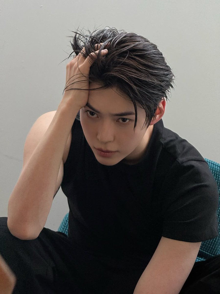 woospanda's tweet photo. idk how to explain it but he is giving doyoung biological son https://t.co/Qz86aAlG4A