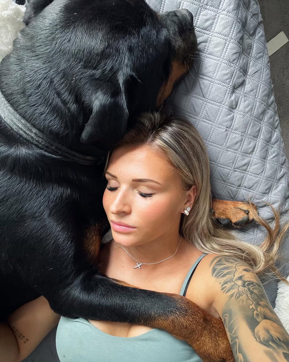 IsaDoraK9X's tweet photo. @DanaPerino 🐾🐾🧸🧸 https://t.co/5cx4QSVOTQ