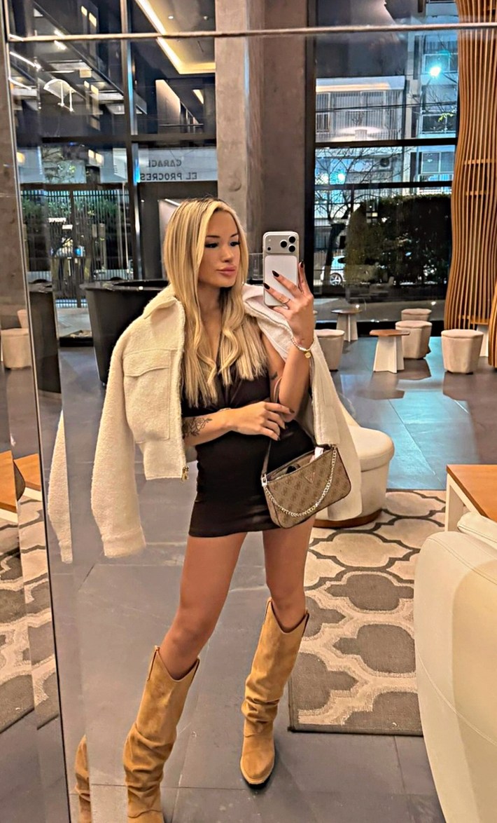 Awadhes23's tweet photo. felt cute today so here we are ngl the angles did the most i literally paused mid day just to get this pic lovee it <3 https://t.co/vOzaWFYzkI