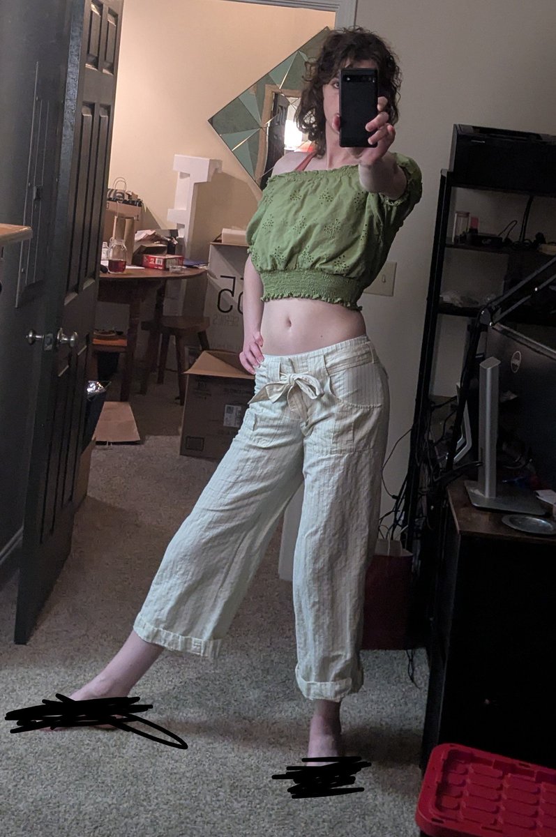 PaschaLepus's tweet photo. 6'5" / 195cm   :) https://t.co/zhbg5IOpB0