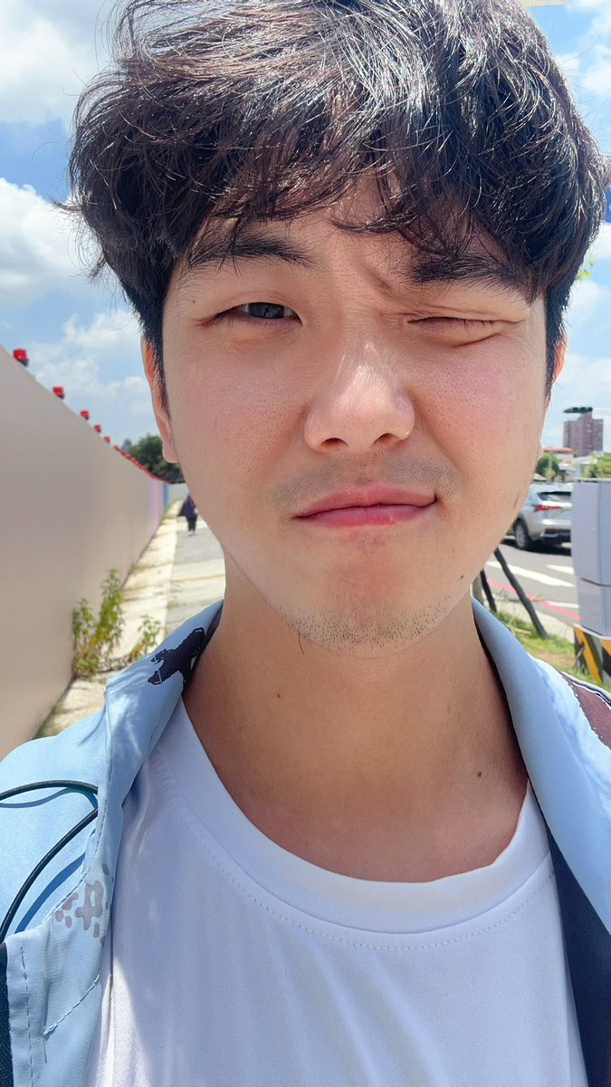 puddng41's tweet photo. 天氣差太多了吧
嘉義也太熱 快融化了 https://t.co/o8NR0DLZbS