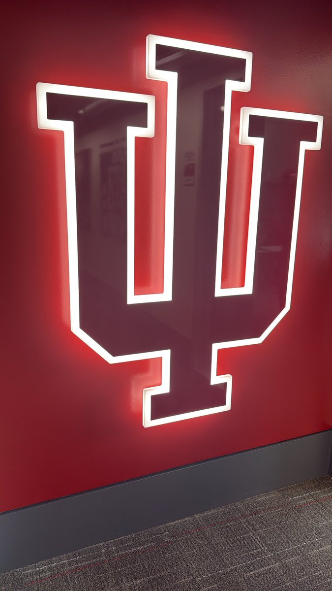 GabeRoselliQB1's tweet photo. University of Indiana Visit!🔴⚪️ https://t.co/XIh1JLRVJb