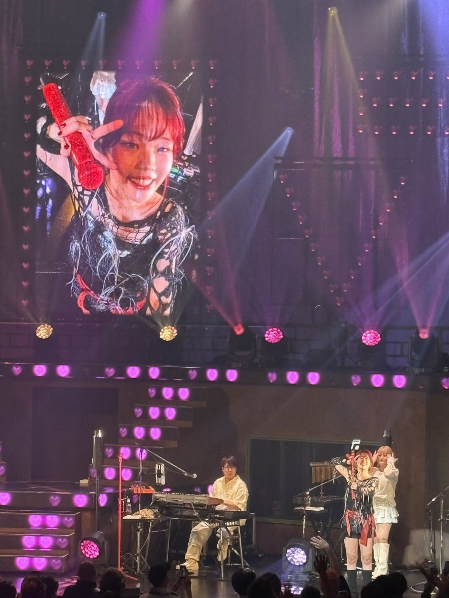 A2Pskv's tweet photo. 私事ですが
6/15 アイナジエンドのライブ🎙️
行ってきました🤘
メチャクチャ良かったです🥳 https://t.co/yDCykiUdGf