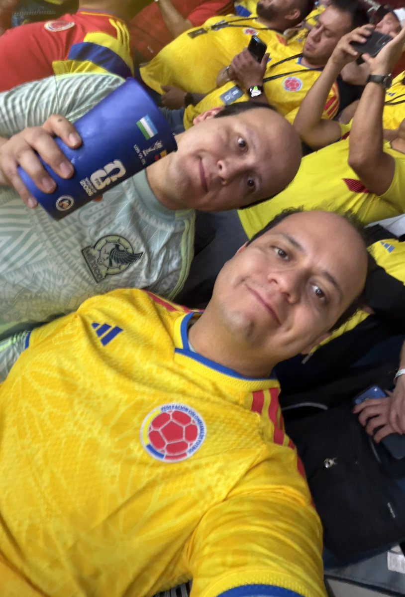antoniozeind's tweet photo. ¡Apoyando a Colombia! @FCFSeleccionCol en nuestro @EstadioBanorte. https://t.co/kZRtYwxwrm