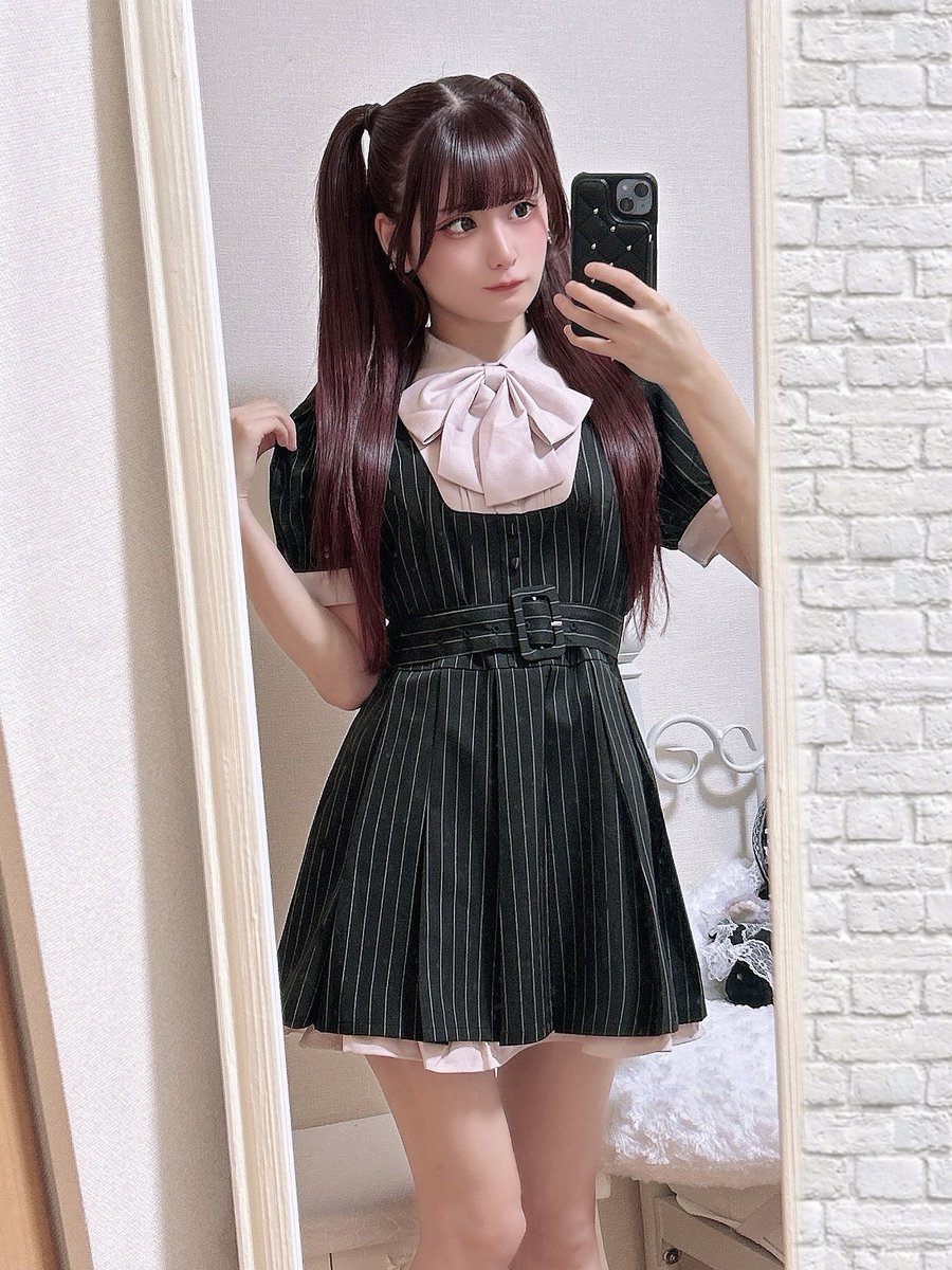 可愛すぎな 落ち着いた色のリボンちゃんも良き🎀