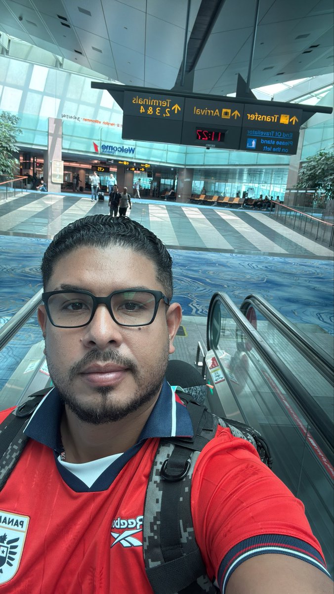 richie2906's tweet photo. De lejos pero apoyando a mi país 🇵🇦✈️ orgulloso. https://t.co/FqhzktFlGj