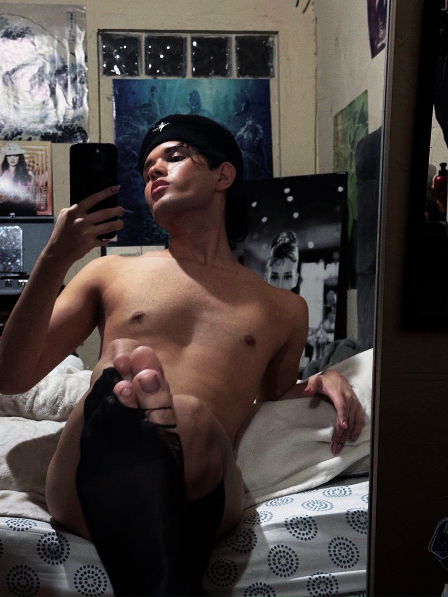 justliohere's tweet photo. que calor😭 #gaynsfw #onlyfans https://t.co/xb7oJYPciz